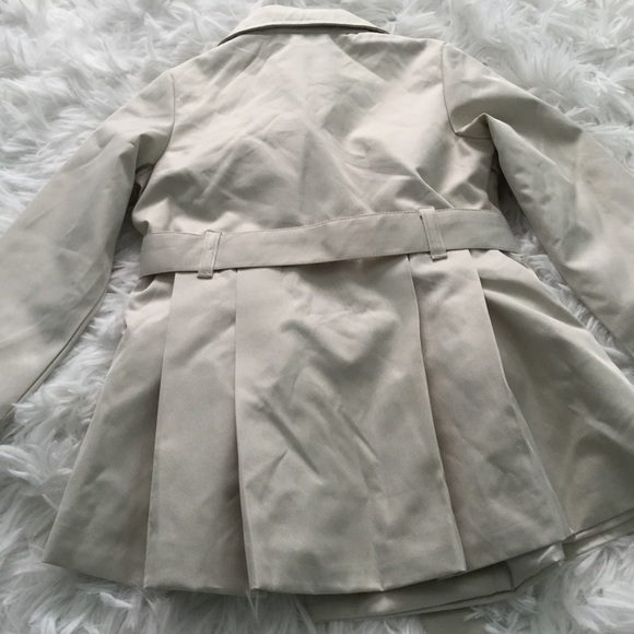 Tahari - Toddler Tan Trench Coat - Picture 5 of 7